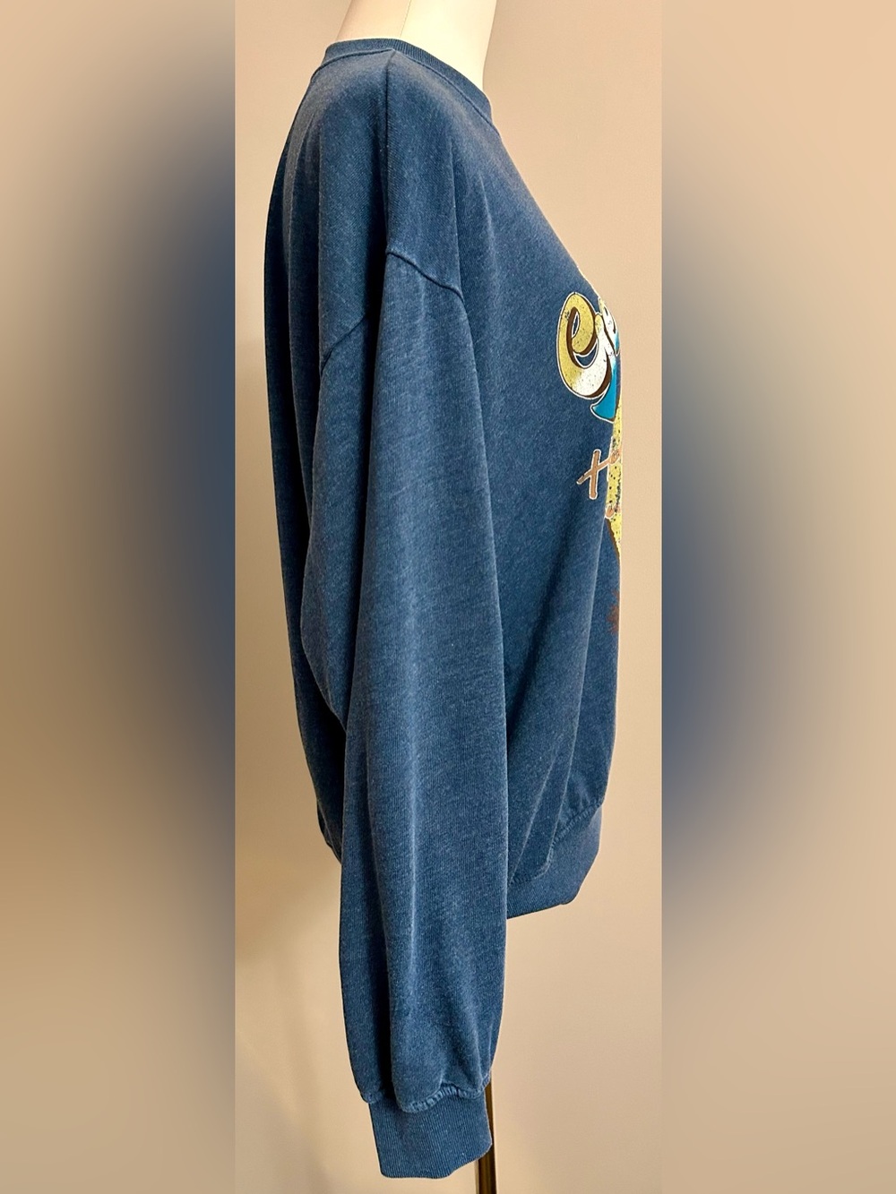 HRT & LUV Los Angeles Vintage inspired “Get Rowdy” Sweatshirt - Like New - Picture 7 of 9